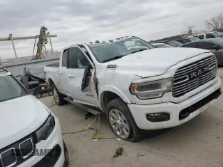 2020 Ram 2500 Laramie z VIN 3C6UR5FL1LG235410, wystawiony jako Copart lot #47436045 z przebiegiem 58 671 mil mil oraz Szkoda całkowita • Salvage title. Historia ofert i sprzedaży dostępna na DreamBid. Obrazek 4.