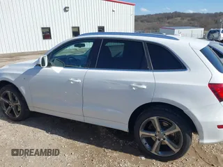 2014 Audi Q5 Premium Plus z VIN WA1DGAFP5EA058740, wystawiony jako IAAI lot #41734443 z przebiegiem 129 878 mil mil oraz . Historia ofert i sprzedaży dostępna na DreamBid. Obrazek 14.