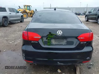 2011 Volkswagen Jetta SE с VIN 3VWDZ7AJ6BM317592, выставлен на аукционе IAAI как лот 42357861 с пробегом 189 330 миль миль и . История ставок и продаж доступна на DreamBid. Изображение 17.