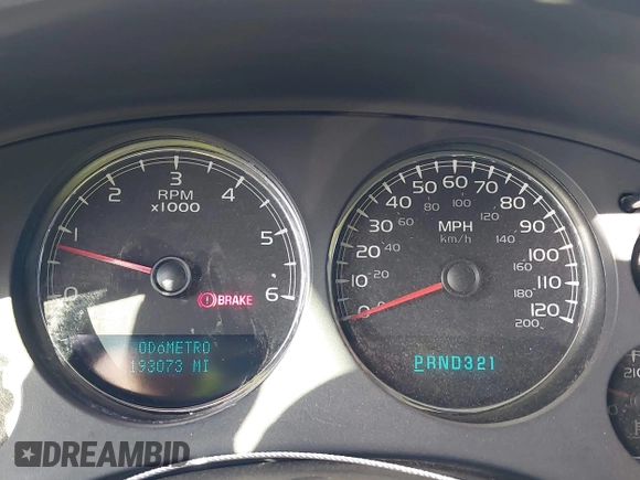 2007 Chevrolet Suburban LTZ with VIN 3GNFC16047G201752, listed as a IAAI auction lot 42028735 with 193,073 mi miles. Bid and sale history available at carsss.com. Image 7.