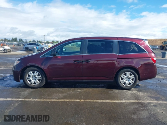 2013 Honda Odyssey LX z VIN 5FNRL5H25DB058422, wystawiony jako IAAI lot #42247200 z przebiegiem 137 053 mil mil oraz . Historia ofert i sprzedaży dostępna na DreamBid. Obrazek 14.