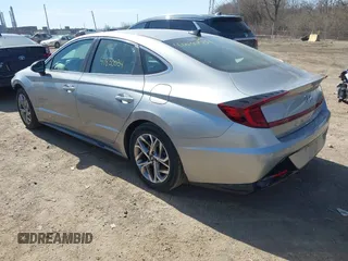 2020 Hyundai Sonata SEL z VIN 5NPEF4JA2LH060078, wystawiony jako IAAI lot #41830034 z przebiegiem 28 611 mil mil oraz . Historia ofert i sprzedaży dostępna na DreamBid. Obrazek 3.