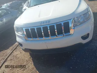 2012 Jeep Grand Cherokee Laredo with VIN 1C4RJEAG5CC106203, listed as a IAAI auction lot 41821138 with 157,474 mi miles. Bid and sale history available at carsss.com. Image 6.