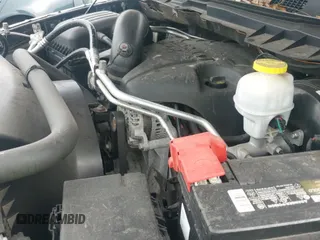 2019 Ram 1500 Express z VIN 1C6RR7KT2KS666515, wystawiony jako IAAI lot #42814938 z przebiegiem 66 244 mil mil oraz . Historia ofert i sprzedaży dostępna na DreamBid. Obrazek 19.