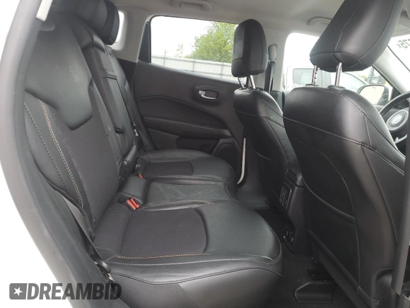 2019 Jeep Compass Latitude z VIN 3C4NJDBB5KT595474, wystawiony jako Copart lot #57227675 z przebiegiem 82 508 mil mil oraz Nie do naprawy • Non repairable. Historia ofert i sprzedaży dostępna na DreamBid. Obrazek 10.