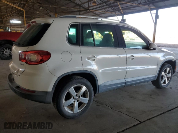2010 Volkswagen Tiguan S with VIN WVGAV7AXXAW538127, listed as a Copart auction lot 42022225 with 116,008 mi miles and Clean title. Bid and sale history available at DreamBid. Image 3.