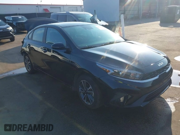 2024 Kia Forte LXS with VIN 3KPF24ADXRE824413, listed as a IAAI auction lot 41514406 with 7,069 mi miles. Bid and sale history available at carsss.com. Image 1.