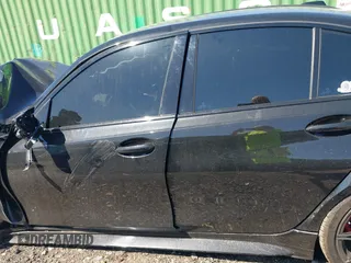 2024 BMW M3 Competition xDrive z VIN WBS43AY04RFT17592, wystawiony jako IAAI lot #41868040 z przebiegiem Nie podano mil oraz . Historia ofert i sprzedaży dostępna na DreamBid. Obrazek 14.