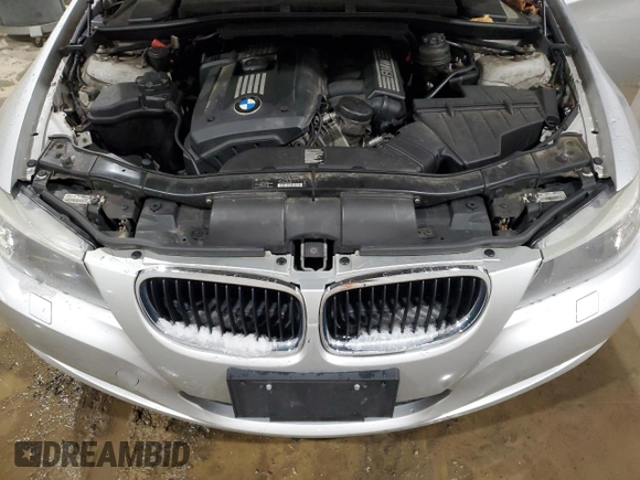 2011 BMW 3 Series 328i xDrive with VIN WBAPK7C59BF084826, listed as a Copart auction lot 86481334 with 152,216 mi miles and Salvage title. Bid and sale history available at DreamBid. Image 11.