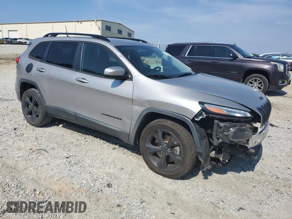 2018 Jeep Cherokee Latitude Tech Connect z VIN 1C4PJLCB5JD544112, wystawiony jako Copart lot #61896675 z przebiegiem 88 759 mil mil oraz Szkoda całkowita • Salvage title. Historia ofert i sprzedaży dostępna na DreamBid. Obrazek 4.
