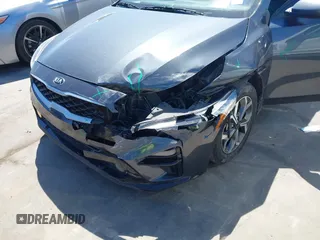 2021 Kia Forte LXS z VIN 3KPF24ADXME356322, wystawiony jako IAAI lot #42237624 z przebiegiem 52 609 mil mil oraz . Historia ofert i sprzedaży dostępna na DreamBid. Obrazek 6.