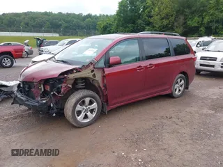 2018 Toyota Sienna LE Auto Access Seat с VIN 5TDKZ3DCXJS958114, выставлен на аукционе IAAI как лот 42429204 с пробегом 165 140 миль миль и . История ставок и продаж доступна на DreamBid. Изображение 2.
