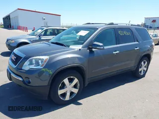 2012 GMC Acadia SLT1 z VIN 1GKKVREDXCJ284024, wystawiony jako IAAI lot #42218501 z przebiegiem 152 500 mil mil oraz . Historia ofert i sprzedaży dostępna na DreamBid. Obrazek 2.