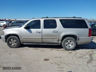 2007 Chevrolet Suburban LTZ with VIN 3GNFC16037G200947, listed as a IAAI auction lot 41699274 with 217,182 mi miles. Bid and sale history available at carsss.com. Image 14.