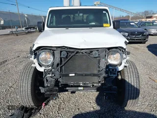 2023 Jeep Gladiator High Altitude with VIN 1C6HJTFG4PL560982, listed as a IAAI auction lot 41236477 with 28,835 mi miles and . Bid and sale history available at DreamBid. Image 12.