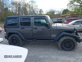 2018 Jeep Wrangler Unlimited Sport S z VIN 1C4HJWDG2JL930461, wystawiony jako IAAI lot #42042644 z przebiegiem 136 530 mil mil oraz . Historia ofert i sprzedaży dostępna na DreamBid. Obrazek 13.