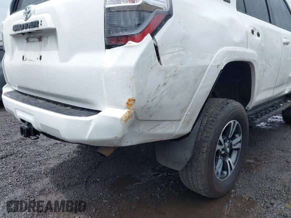 2022 Toyota 4Runner SR5 with VIN JTEMU5JR3N5987585, listed as a IAAI auction lot 41714815 with 38,874 mi miles and . Bid and sale history available at DreamBid. Image 20.