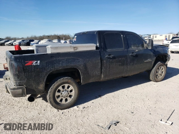 2009 GMC Sierra 2500HD SLT z VIN 1GTHK63639F186370, wystawiony jako Copart lot #46929955 z przebiegiem 268 663 mil mil oraz Szkoda całkowita • Salvage title. Historia ofert i sprzedaży dostępna na DreamBid. Obrazek 3.