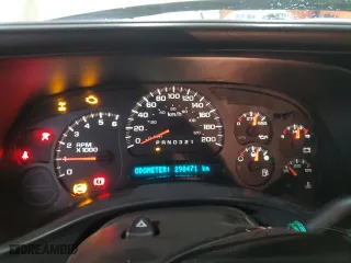 2006 Chevrolet Silverado 1500 LT1 with VIN 1GCEK19V46Z261477, listed as a Copart auction lot 44698035 with 298,471 mi miles and Clean Title. Bid and sale history available at carsss.com. Image 9.