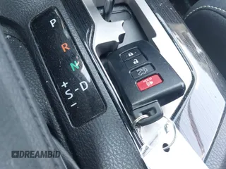 2016 Toyota RAV4 Limited с VIN 2T3DFREV2GW537676, выставлен на аукционе IAAI как лот 42663913 с пробегом 57 921 миль миль и . История ставок и продаж доступна на DreamBid. Изображение 11.