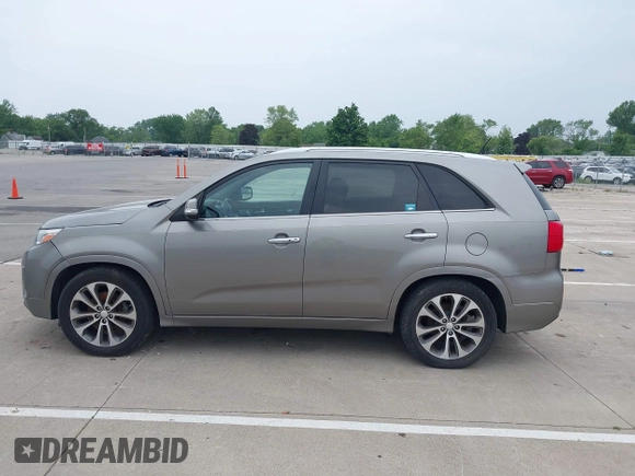 2014 Kia Sorento SX z VIN 5XYKW4A77EG434282, wystawiony jako IAAI lot #42513036 z przebiegiem 175 186 mil mil oraz . Historia ofert i sprzedaży dostępna na DreamBid. Obrazek 14.