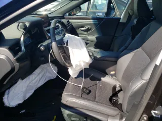 2019 Lexus ES with VIN 58ABZ1B16KU049472, listed as a Copart auction lot 70928213 with 0 mi miles and Salvage Title. Bid and sale history available at carsss.com. Image 7.