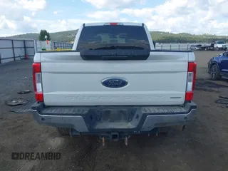 2019 Ford F-250 XL z VIN 1FT7W2B65KED16493, wystawiony jako IAAI lot #42415773 z przebiegiem 143 698 mil mil oraz . Historia ofert i sprzedaży dostępna na DreamBid. Obrazek 17.