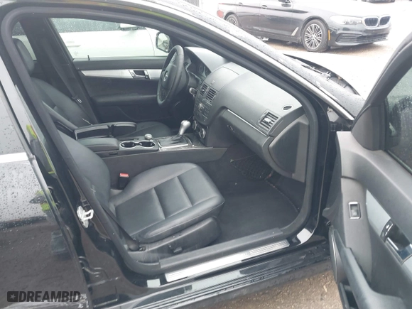 2008 Mercedes-Benz C-Class 3.0L Sport with VIN WDDGF54X08F095191, listed as a IAAI auction lot 41547589 with 165,319 mi miles. Bid and sale history available at carsss.com. Image 5.