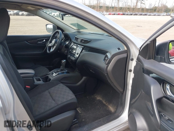 2017 Nissan Rogue SL z VIN JN1BJ1CR7HW141374, wystawiony jako IAAI lot #42017382 z przebiegiem 197 956 mil mil oraz . Historia ofert i sprzedaży dostępna na DreamBid. Obrazek 5.