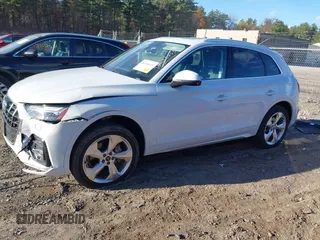 2021 Audi Q5 Prestige with VIN WA1CAAFY2M2096909, listed as a IAAI auction lot 40746125 with 10,025 mi miles. Bid and sale history available at carsss.com. Image 14.