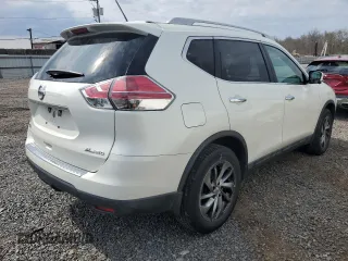 2015 Nissan Rogue SL with VIN 5N1AT2MV6FC798214, listed as a Copart auction lot 52792185 with 111,981 mi miles and Salvage Title. Bid and sale history available at carsss.com. Image 3.