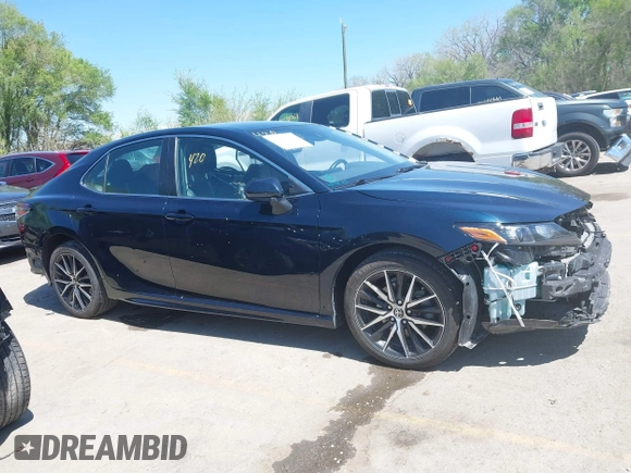 2021 Toyota Camry SE Nightshade with VIN 4T1G11AK3MU462290, listed as a IAAI auction lot 42033207 with 111,163 mi miles and . Bid and sale history available at DreamBid. Image 14.