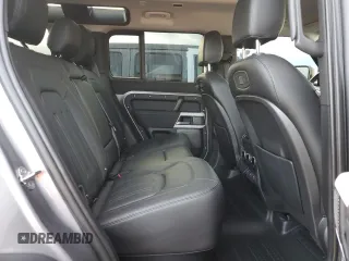 2021 Land Rover Defender SE z VIN SALEP7RU0M2049735, wystawiony jako Copart lot #73704894 z przebiegiem Nie podano mil oraz Szkoda całkowita • Salvage title. Historia ofert i sprzedaży dostępna na DreamBid. Obrazek 13.