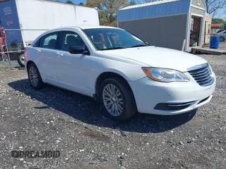 2014 Chrysler 200 LX with VIN 1C3CCBABXEN206344, listed as a IAAI auction lot 41956600 with 280,000 mi miles. Bid and sale history available at carsss.com. Image 1.