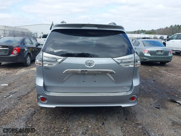 2017 Toyota Sienna SE with VIN 5TDXZ3DC1HS816458, listed as a IAAI auction lot 41577969 with 131,271 mi miles. Bid and sale history available at carsss.com. Image 16.