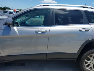 2016 Jeep Cherokee Latitude with VIN 1C4PJMCS1GW300511, listed as a IAAI auction lot 42530739 with 83,097 mi miles and . Bid and sale history available at DreamBid. Image 14.