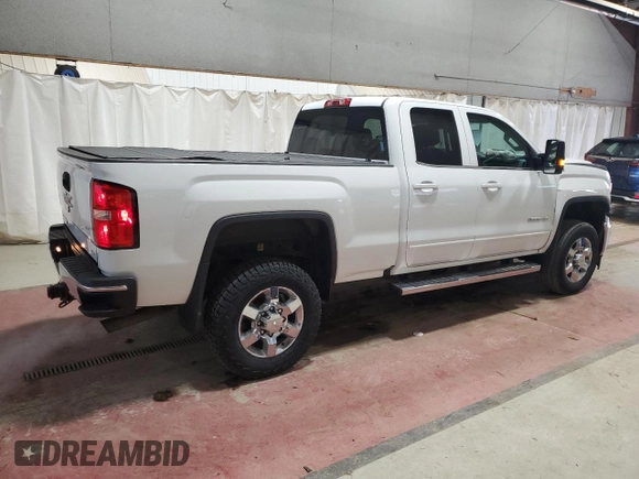 2018 GMC Sierra 2500HD SLE z VIN 1GT22SEG0JZ239825, wystawiony jako Copart lot #50648115 z przebiegiem 77 851 mil mil oraz Szkoda całkowita • Salvage title. Historia ofert i sprzedaży dostępna na DreamBid. Obrazek 3.