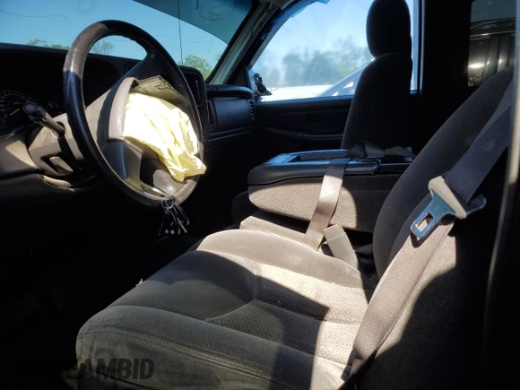 2005 Chevrolet Silverado 1500 LT with VIN 2GCEK13T951352033, listed as a Copart auction lot 50641335 with 181,868 mi miles and Salvage Title. Bid and sale history available at DreamBid. Image 7.