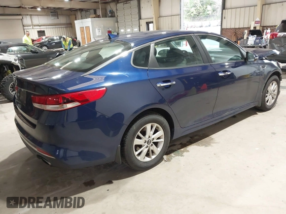 2017 Kia Optima LX z VIN 5XXGT4L35HG149811, wystawiony jako IAAI lot #42019931 z przebiegiem 95 586 mil mil oraz . Historia ofert i sprzedaży dostępna na DreamBid. Obrazek 4.
