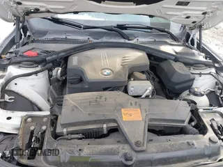 2015 BMW 3 Series 328i xDrive z VIN WBA3B5C51FF959597, wystawiony jako IAAI lot #41531841 z przebiegiem 143 424 mil mil oraz . Historia ofert i sprzedaży dostępna na DreamBid. Obrazek 10.