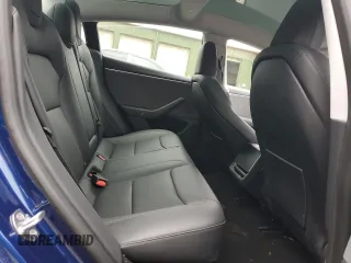 2025 Tesla Model 3 Long Range z VIN 5YJ3E1EA8SF931209, wystawiony jako Copart lot #60304875 z przebiegiem 9 123 mil mil oraz Szkoda całkowita • Salvage title. Historia ofert i sprzedaży dostępna na DreamBid. Obrazek 10.