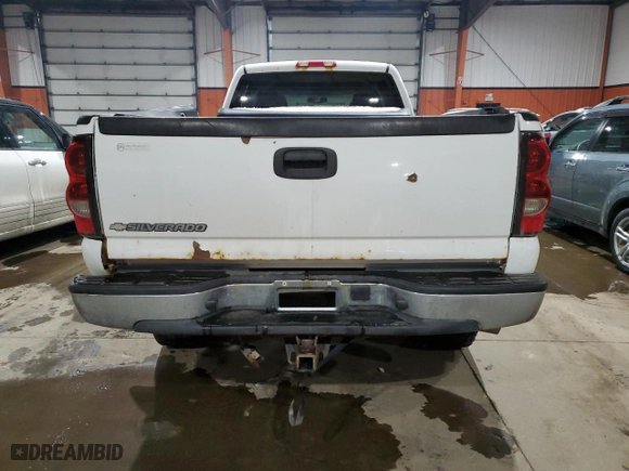 2007 Chevrolet Silverado 3500 SRW Wrk Trk with VIN 1GCHK33D77F122424, listed as a Copart auction lot 44117825 with 232,752 mi miles and Salvage Title. Bid and sale history available at carsss.com. Image 6.