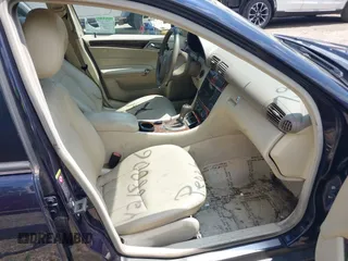 2007 Mercedes-Benz C 280 Luxury z VIN WDBRF92H57F901125, wystawiony jako IAAI lot #42680069 z przebiegiem 157 727 mil mil oraz . Historia ofert i sprzedaży dostępna na DreamBid. Obrazek 5.