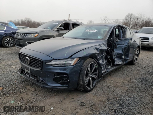 2024 Volvo S60 Plus Dark Theme z VIN 7JRL12FL9RG308054, wystawiony jako Copart lot #87840475 z przebiegiem 11 680 mil mil oraz Szkoda całkowita • Salvage title. Historia ofert i sprzedaży dostępna na DreamBid. Obrazek 1.