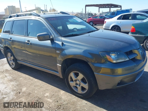 2004 Mitsubishi Outlander SE with VIN JA4LX41F74U035064, listed as a IAAI auction lot 40826249 with 274,046 mi miles. Bid and sale history available at carsss.com. Image 1.