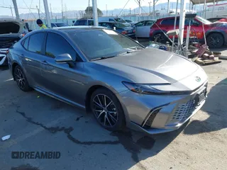 2025 Toyota Camry LE с VIN 4T1DBADK2SU510631, выставлен на аукционе IAAI как лот 41969244 с пробегом 10 039 миль миль и . История ставок и продаж доступна на DreamBid. Изображение 1.