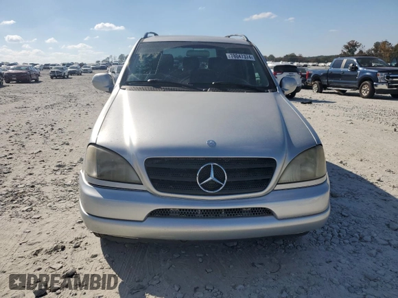 2000 Mercedes-Benz M-Class with VIN 4JGAB54E3YA158805, listed as a Copart auction lot 78047374 with 234,568 mi miles and Salvage Title. Bid and sale history available at carsss.com. Image 5.