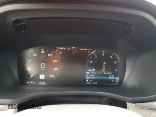 2018 Volvo XC60 Inscription z VIN LYVA22RL9JB105406, wystawiony jako Copart lot #60171015 z przebiegiem 43 124 mil mil oraz Szkoda całkowita • Salvage title. Historia ofert i sprzedaży dostępna na DreamBid. Obrazek 9.