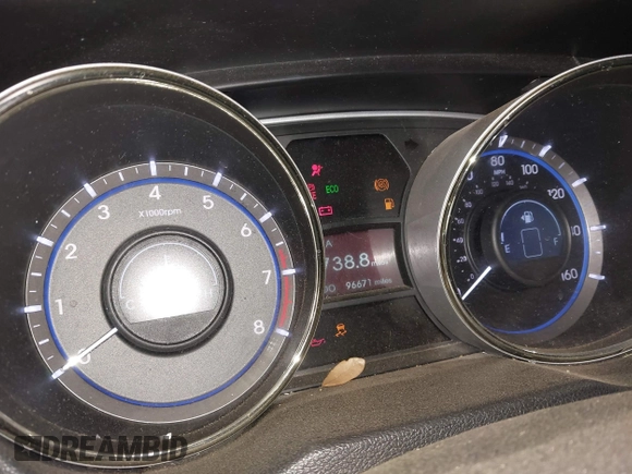 2013 Hyundai Sonata GLS z VIN 5NPEB4AC7DH620868, wystawiony jako IAAI lot #42044355 z przebiegiem 96 671 mil mil oraz . Historia ofert i sprzedaży dostępna na DreamBid. Obrazek 7.
