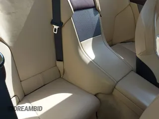 2005 Aston Martin DB9 z VIN SCFAD01A75GA01262, wystawiony jako IAAI lot #41937486 z przebiegiem 35 538 mil mil oraz . Historia ofert i sprzedaży dostępna na DreamBid. Obrazek 8.